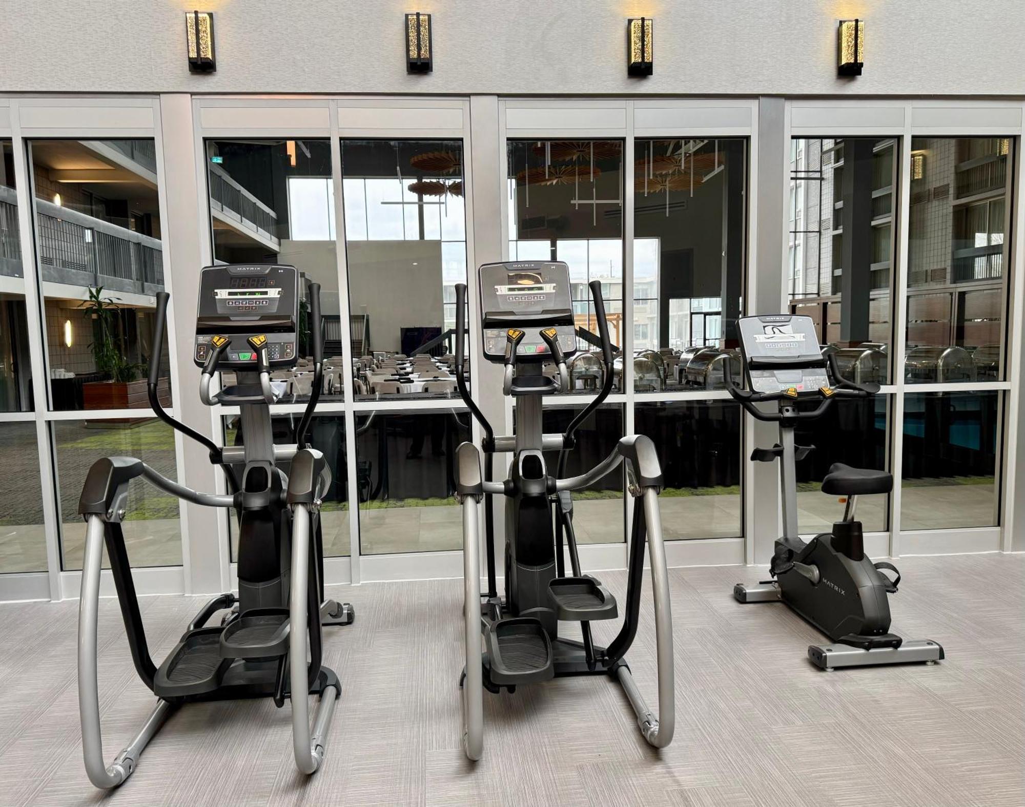Candlewood Suites Burlington Conference Centre By Ihg מראה חיצוני תמונה