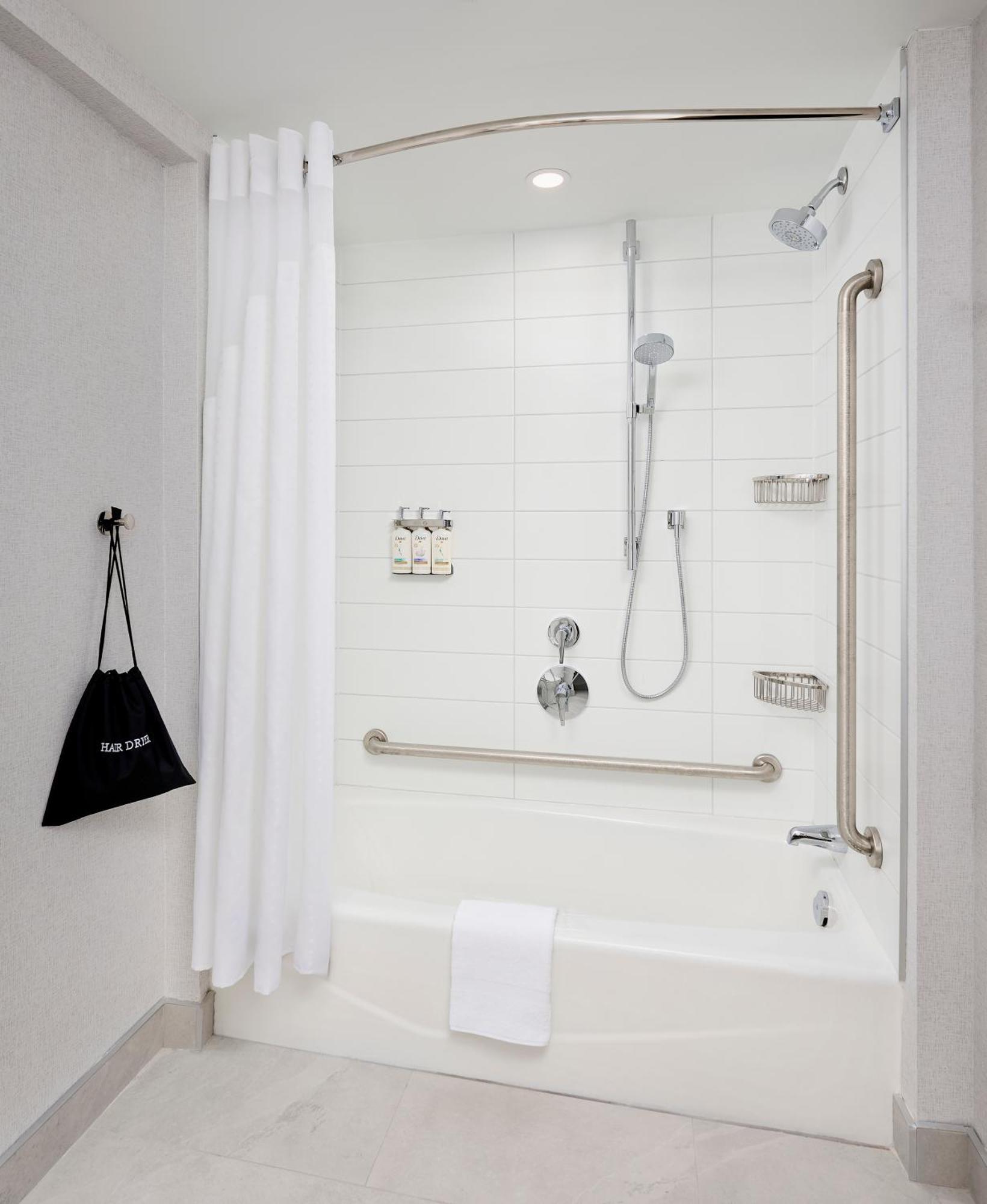 Candlewood Suites Burlington Conference Centre By Ihg מראה חיצוני תמונה